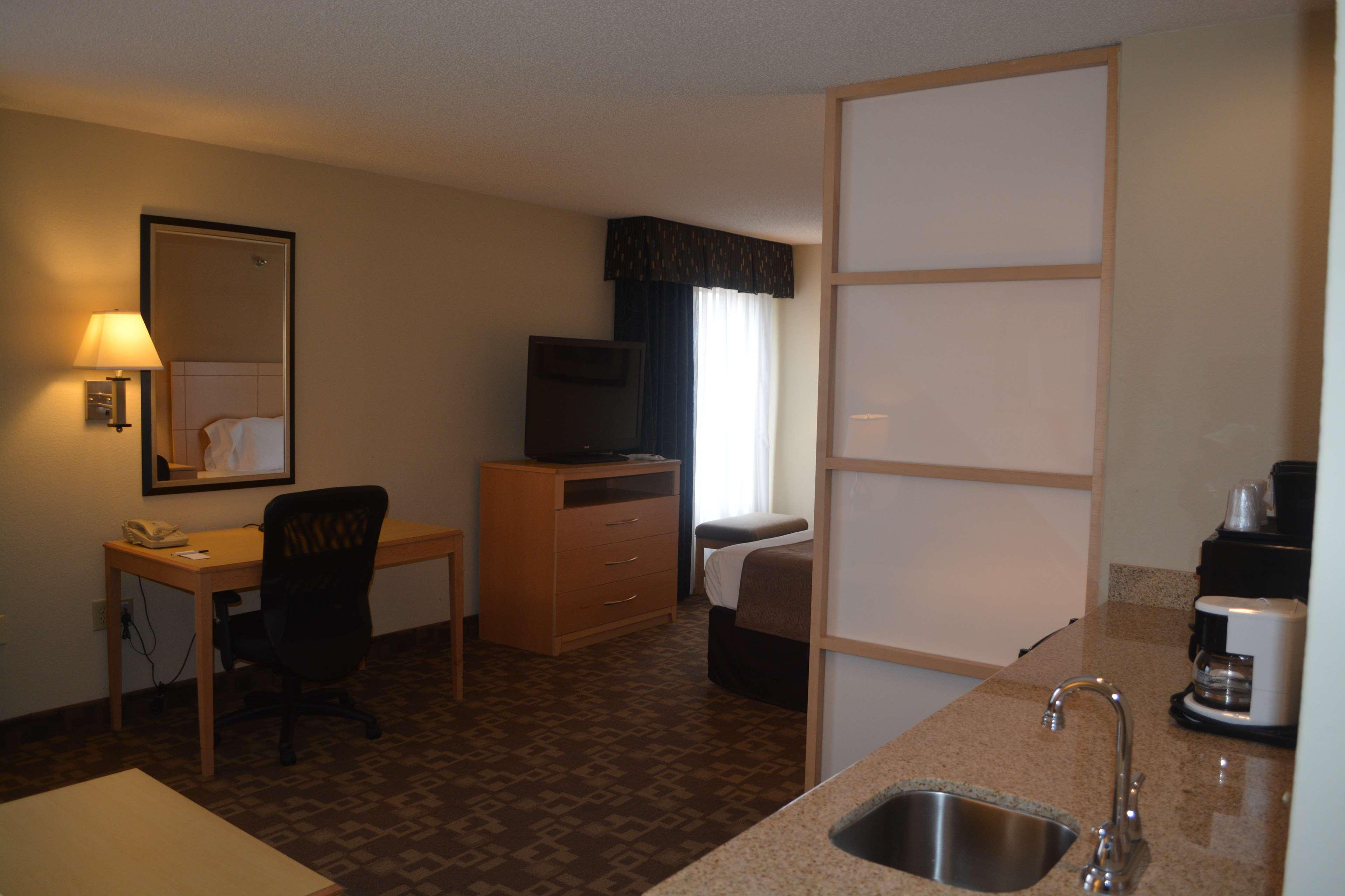 Surestay Plus Hotel By Best Western Roanoke Rapids I-95 Szoba fotó